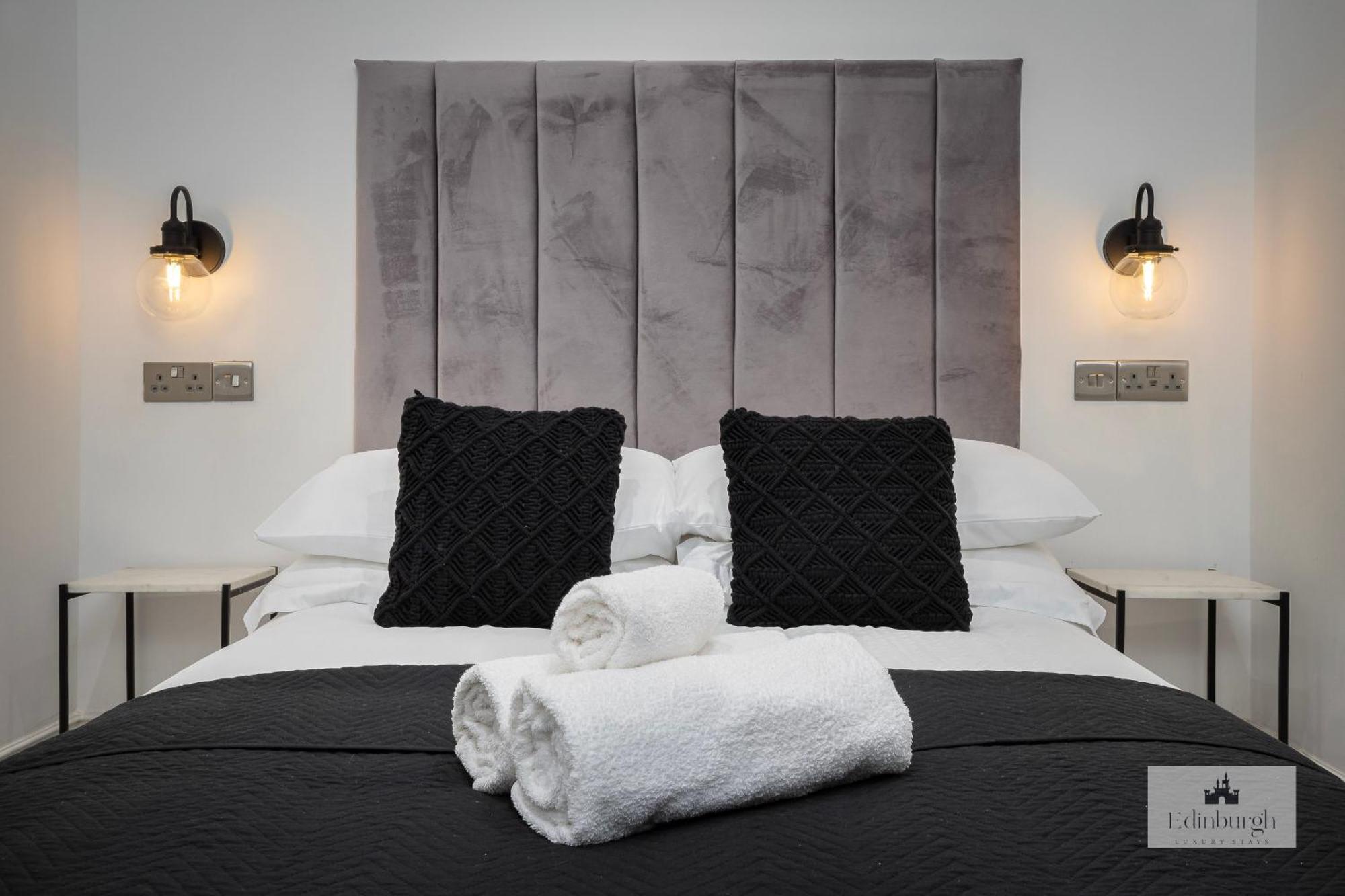 Luxury 2Br Apartment On Royal Mile — Photos 2