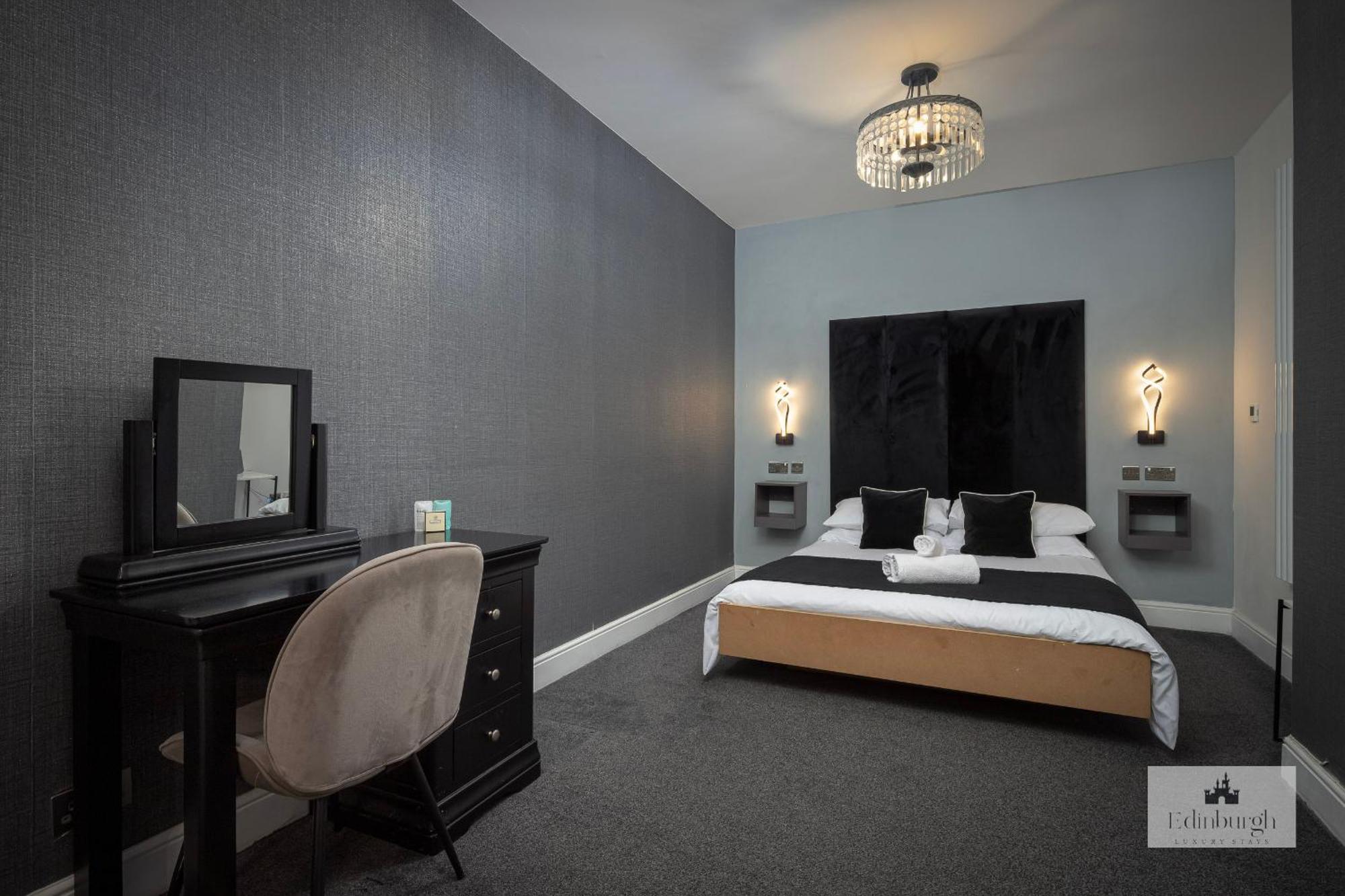 Luxury 2Br Apartment On Royal Mile — Photos 3